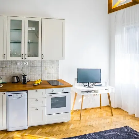 Ybl City Center Apartamento