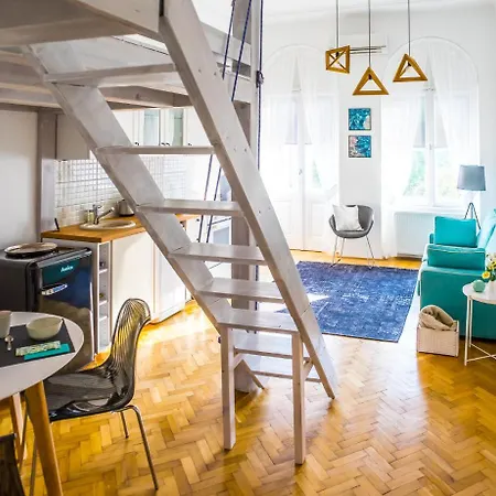 Ybl City Center Apartamento *