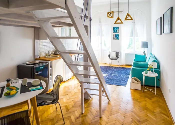 Ybl City Center Apartament *